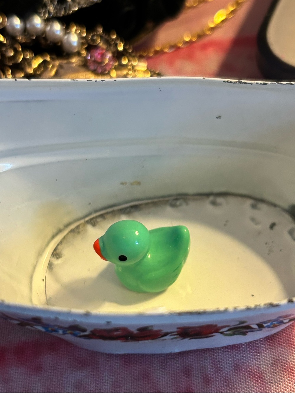 Vintage metal bathtub 3.75 x 1.25 Miniature doll house collectible